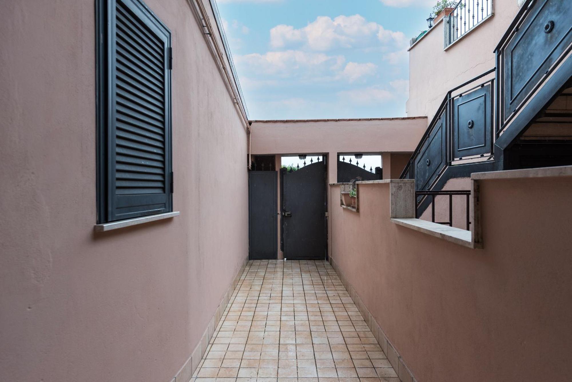 Travelershome Ciampino 170 Station Street Dış mekan fotoğraf