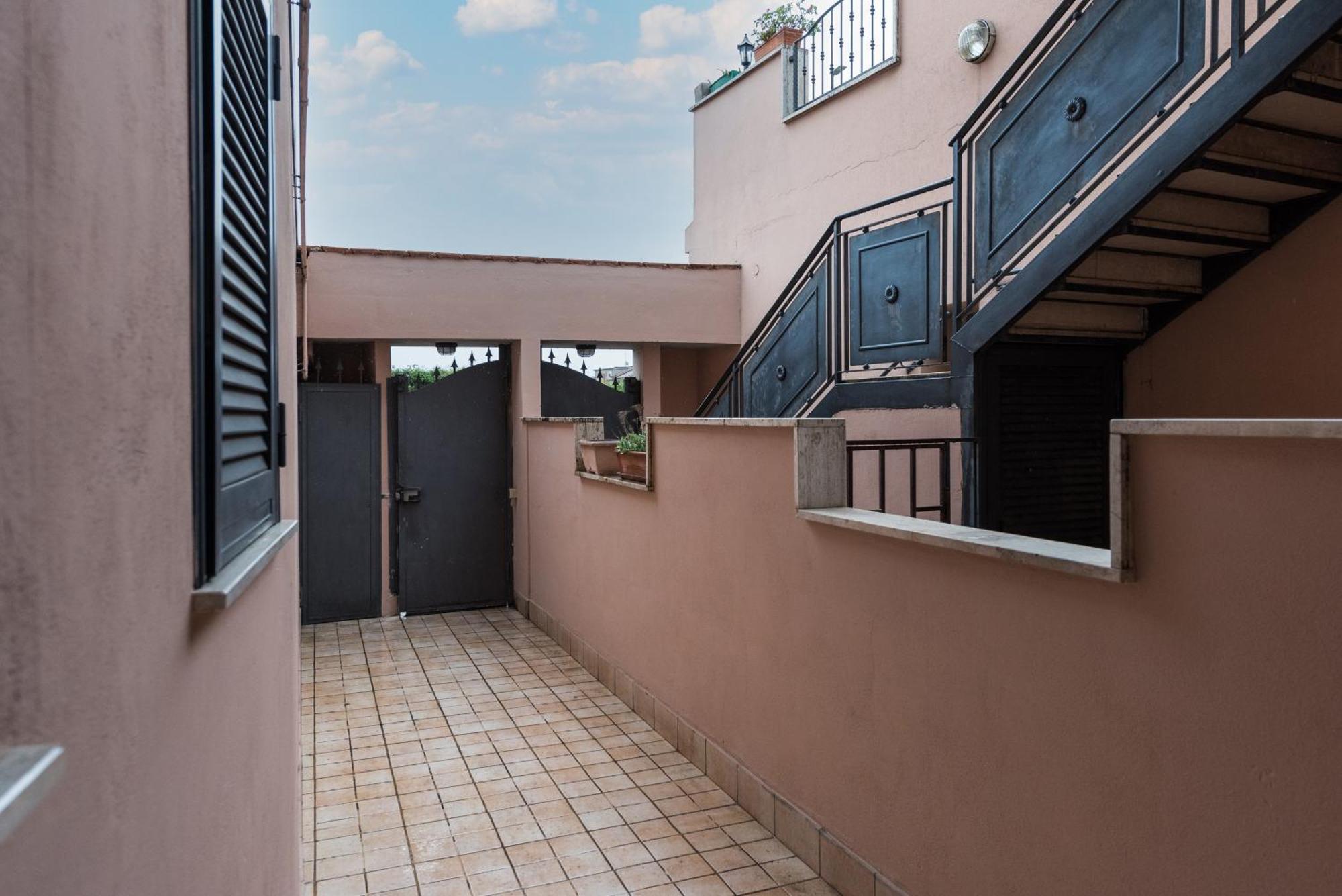 Travelershome Ciampino 170 Station Street Dış mekan fotoğraf